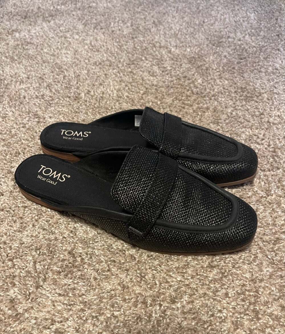 TOMS Lynette Mule in Black Raffia and Leather